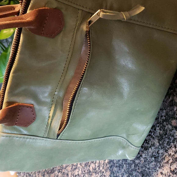 C.A.S. Leather Bag - Picture 14 of 16